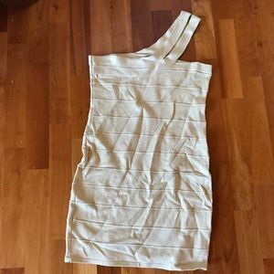 ⭐️Gold Sleeveless Cocktail Dress